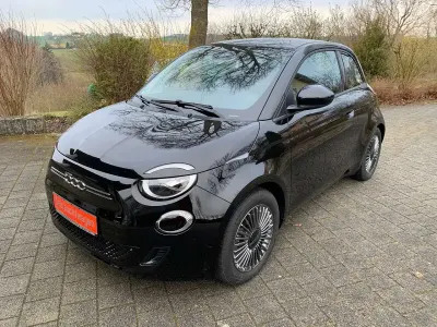 Gebraucht Fiat 500e Icon 86 kW (118 PS) 2022 Onyx schwarz Kleinwagen