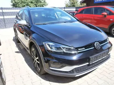 Gebraucht VW Golf Alltrack 179 PS (131 kW) 2017 Deep black perleffekt Kombi