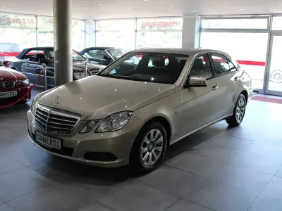 Gebraucht Mercedes E220 170 PS (125 kW) 2011 Andere Limousine