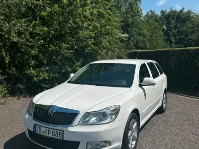 Gebraucht Skoda Octavia 122 PS (89 kW) 2011 Weiß Kombi