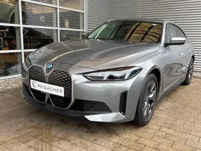 Neu BMW i4 Comfort Edition 294 kW (401 PS) 2026 Skyscraper grau metallic Limousine