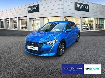 Gebraucht Peugeot e-208 Allure 100 kW (136 PS) 2022 Blau vertigoblau Kleinwagen