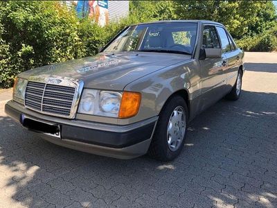 Gebraucht Mercedes 200 160 PS (117 kW) 1991 Beige Limousine