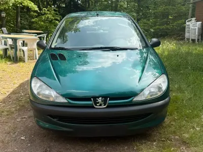 Gebraucht Peugeot 206 60 PS (44 kW) 1999 Grün Kleinwagen