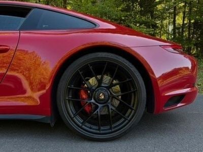 Porsche 911 Carrera 4 GTS
