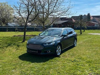 Gebraucht Ford Mondeo Titanium 150 PS (110 kW) 2016 Grün Kombi