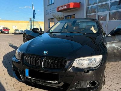 Gebraucht BMW 320 184 PS (135 kW) 2012 Schwarz Coupé