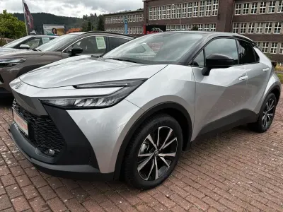 Neu Toyota C-HR Team 197 PS (144 kW) 2025 Silber SUV