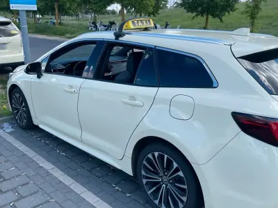 Gebraucht Toyota Corolla 185 PS (136 kW) 2024 Beige Kombi