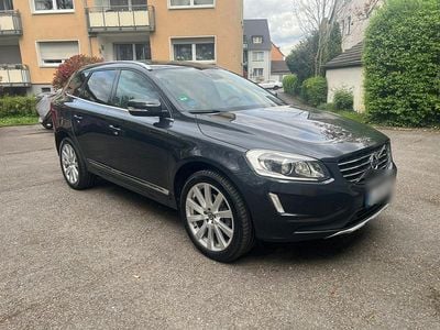 Grau Gebraucht 2015 Volvo XC60 Summum SUV | 15.500 €