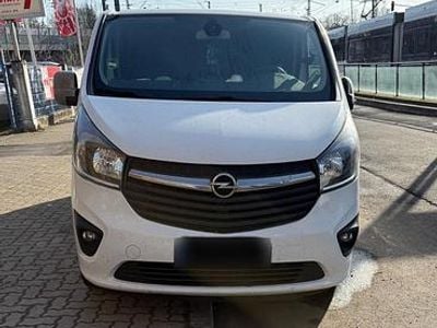 Second-hand Opel Vivaro 125 CP (91 kW) 2016 Alb Monovolum