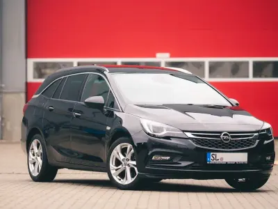 Gebraucht Opel Astra Innovation 160 PS (117 kW) 2017 Schwarz Kombi