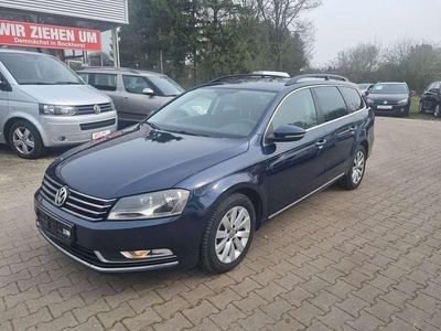Gebraucht VW Passat Comfortline 122 PS (89 kW) 2012 Night blue metallic Kombi