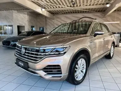 Gebraucht VW Touareg Atmosphere 286 PS (210 kW) 2018 Gold SUV