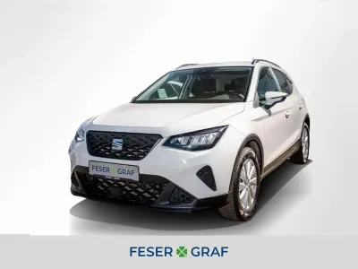 Käytetty Seat Arona Style 110 HP (80 kW) 2023 Valkoinen Katumaasturi