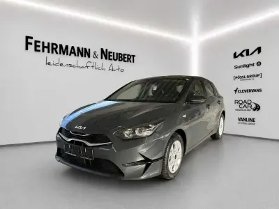 Gebraucht Kia Ceed Comfort 140 PS (102 kW) 2024 Pentametal Kleinwagen
