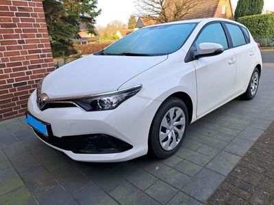 gebraucht Toyota Auris Cool 1,33-l-Dual-VVT-i Cool