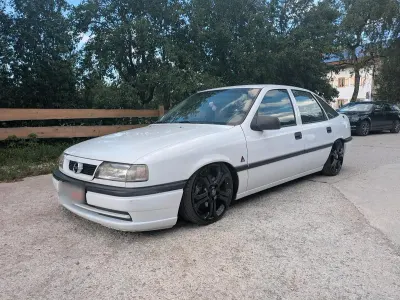 Gebraucht Opel Vectra 90 PS (66 kW) 1993 Weiß Limousine