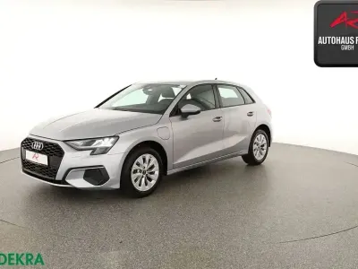 Używany Audi A3 Ambiente 204 KM (150 kW) 2023 Srebrny Sedan/Limuzyna