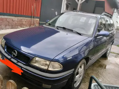 Używany Opel Astra 90 KM (66 kW) 1997 Niebieski Kombi