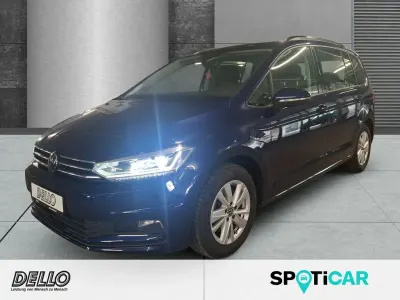 Gebraucht VW Touran Comfortline 150 PS (110 kW) 2023 Blau Van / Kleinbus