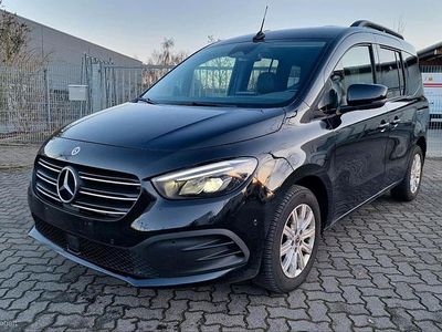Gebraucht Mercedes T180 Progressive 131 PS (96 kW) 2023 Schwarz Van / Kleinbus