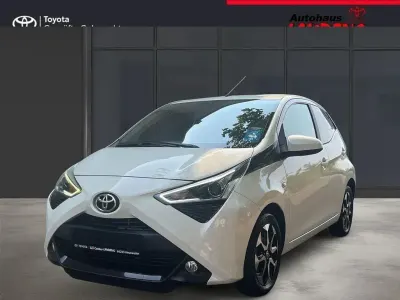 Gebraucht Toyota Aygo Connect Style 72 PS (52 kW) 2018 Weiß Kleinwagen