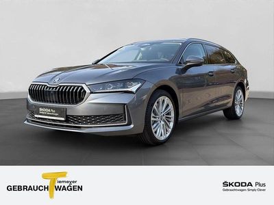 Neu Skoda Superb Selection 193 PS (141 kW) 2026 Grau Kombi
