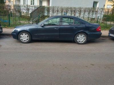 Gebraucht Mercedes E200 163 PS (119 kW) 2004 Schwarz Limousine
