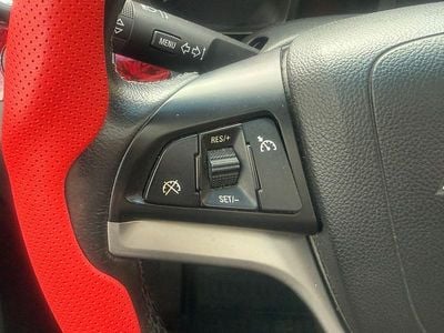 Gebraucht Chevrolet Orlando LTZ 163 PS (119 kW) 2012 Rot Van / Kleinbus