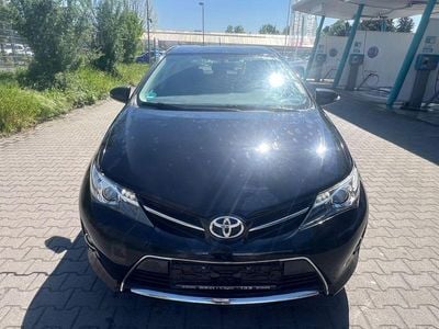 Second-hand Toyota Auris Life+ 132 CP (97 kW) 2013 Negru Berlinǎ