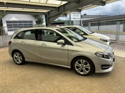 Gebraucht Mercedes B180 Urban 122 PS (89 kW) 2018 Silber Van / Kleinbus