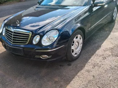 Gebraucht Mercedes E220 Avantgarde 170 PS (125 kW) 2008 Blau Kombi