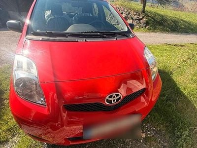 Brugt Toyota Yaris 69 HK (50 kW) 2010 Rød Hatchback
