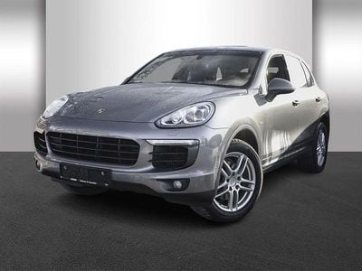 Grau Gebraucht 2016 Porsche Cayenne SUV | 31.990 € (Fairer Preis)