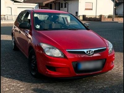 Gebraucht Hyundai i30 Edition+ 109 PS (80 kW) 2009 Rot Limousine