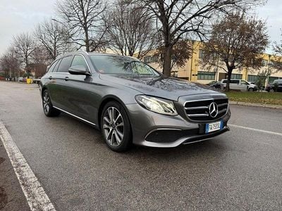 Gebraucht Mercedes E220 194 PS (142 kW) 2019 Grau Limousine