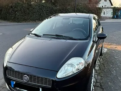 Gebraucht Fiat Grande Punto 77 PS (56 kW) 2009 Schwarz Kleinwagen