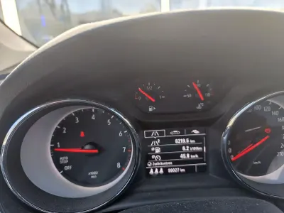 Usata Opel Astra Edition 105 CV (77 kW) 2017 Nero Berlina