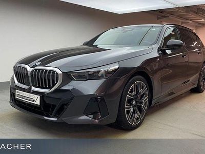 Usata BMW 550e M Sport 489 CV (359 kW) 2025 Grigio Berlina