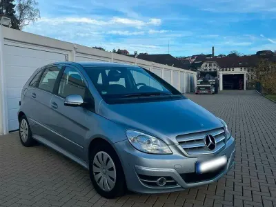 Second-hand Mercedes B200 Avantgarde 136 CP (100 kW) 2009 Gri Monovolum