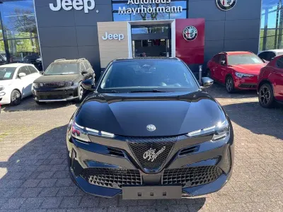 Neu Alfa Romeo GT Junior Ti 136 PS (100 kW) 2026 Schwarz Limousine