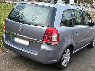 Gebraucht Opel Zafira 106 PS (77 kW) 2009 Van / Kleinbus