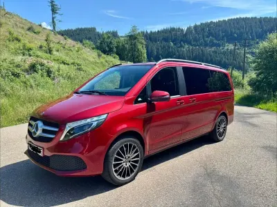Gebraucht Mercedes V300 239 PS (175 kW) 2020 Rot Van / Kleinbus