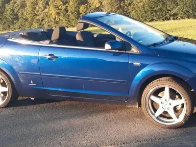 Gebraucht Ford Focus Cabriolet 145 PS (106 kW) 2008 Blau Cabrio