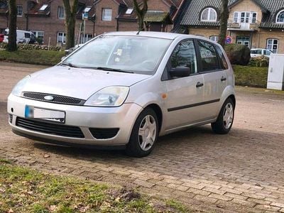Gebraucht Ford Fiesta 68 PS (50 kW) 2004 Silber Kleinwagen