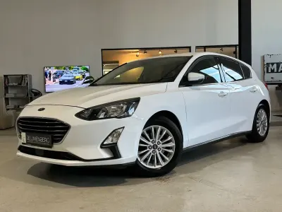 Gebraucht Ford Focus Titanium 125 PS (91 kW) 2021 Frozen white Limousine