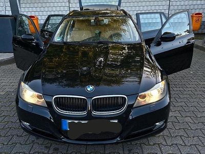 Gebraucht BMW 320 184 PS (135 kW) 2012 Schwarz Kombi