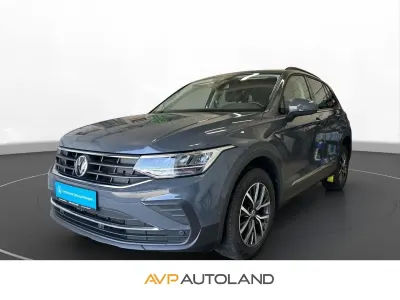 Gebraucht VW Tiguan Life 150 PS (110 kW) 2021 Delfingrau SUV