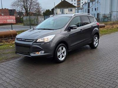 Gebraucht Ford Kuga Trend 150 PS (110 kW) 2016 Grau SUV